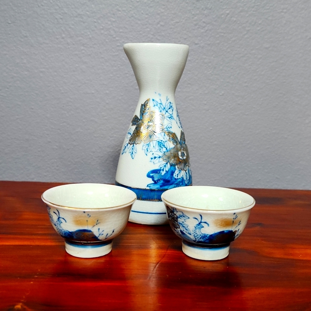 Vintage Porcelain Japanese containers,  use for saki, soy sauce.